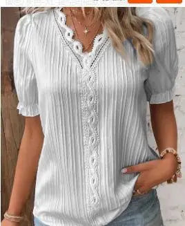 Femme Aarhus™ | Mira – Feminin top med spidsdetaljer