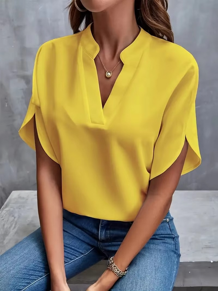 Femme Aarhus™ | Malin – V-hals top i blødt stof og feminin tone